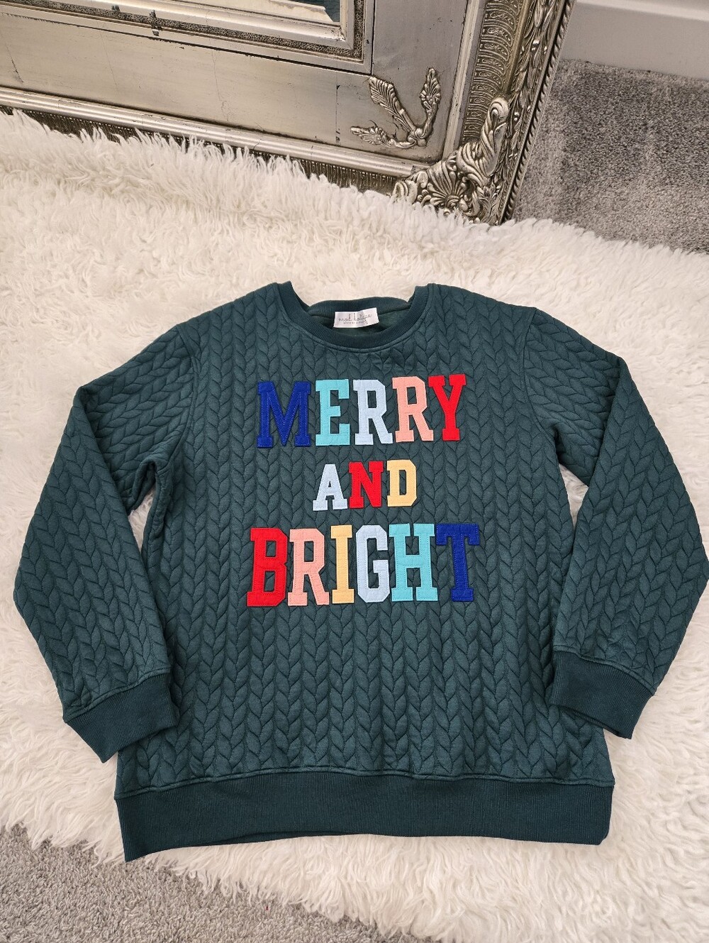 Mod Boutique MERRY AND BRIGHT Green Quilted Sweatshirt. Size Large.
